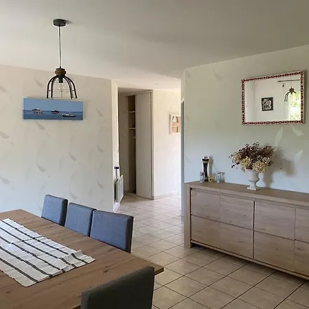 Дом отдыха Maison Dans Un Environnement Vert Et Tres Calme Арес