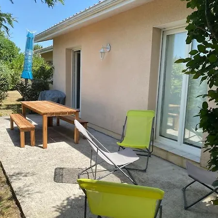 Дом отдыха Maison Dans Un Environnement Vert Et Tres Calme Арес
